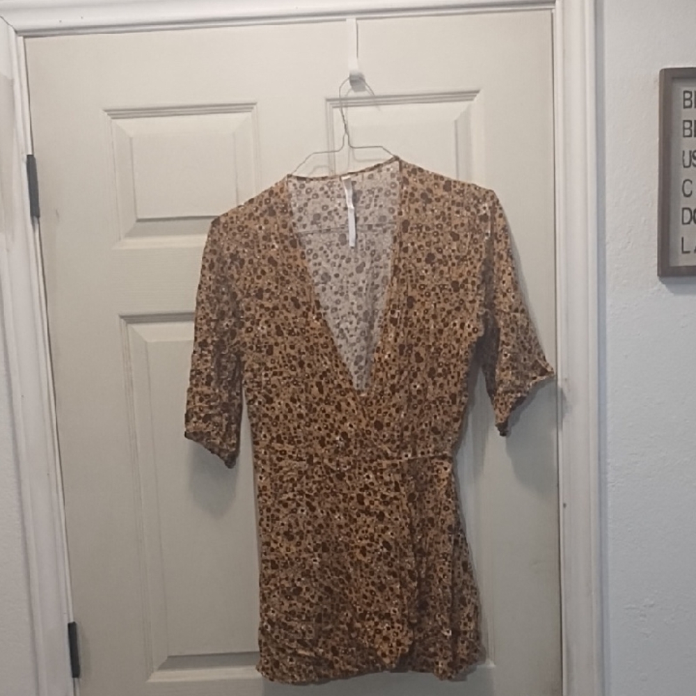 Xhilaration Brown and White Wrap Blouse 3/4 Sleeve